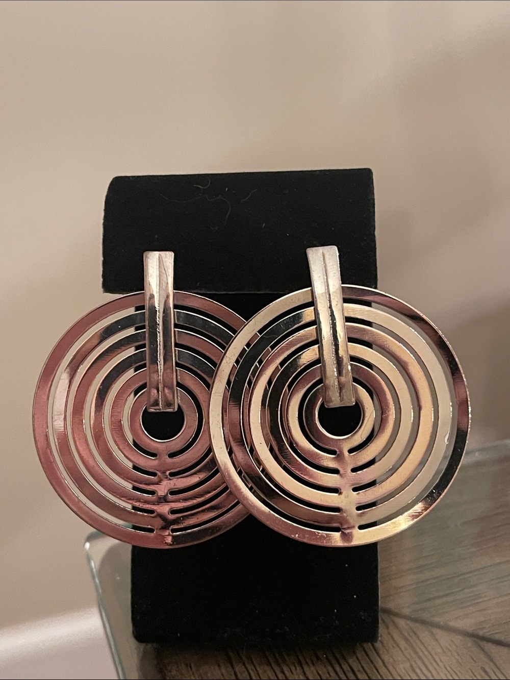 Vintage Geometric Cut-out Round Disc Earrings - Silver-tone - Picture 5 of 16